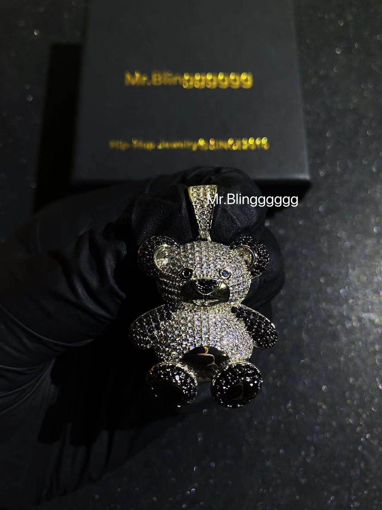 Mr.Blingggggg European and American hip-hop jewelry full diamond black and white cute couple style teddy bear necklace pendant