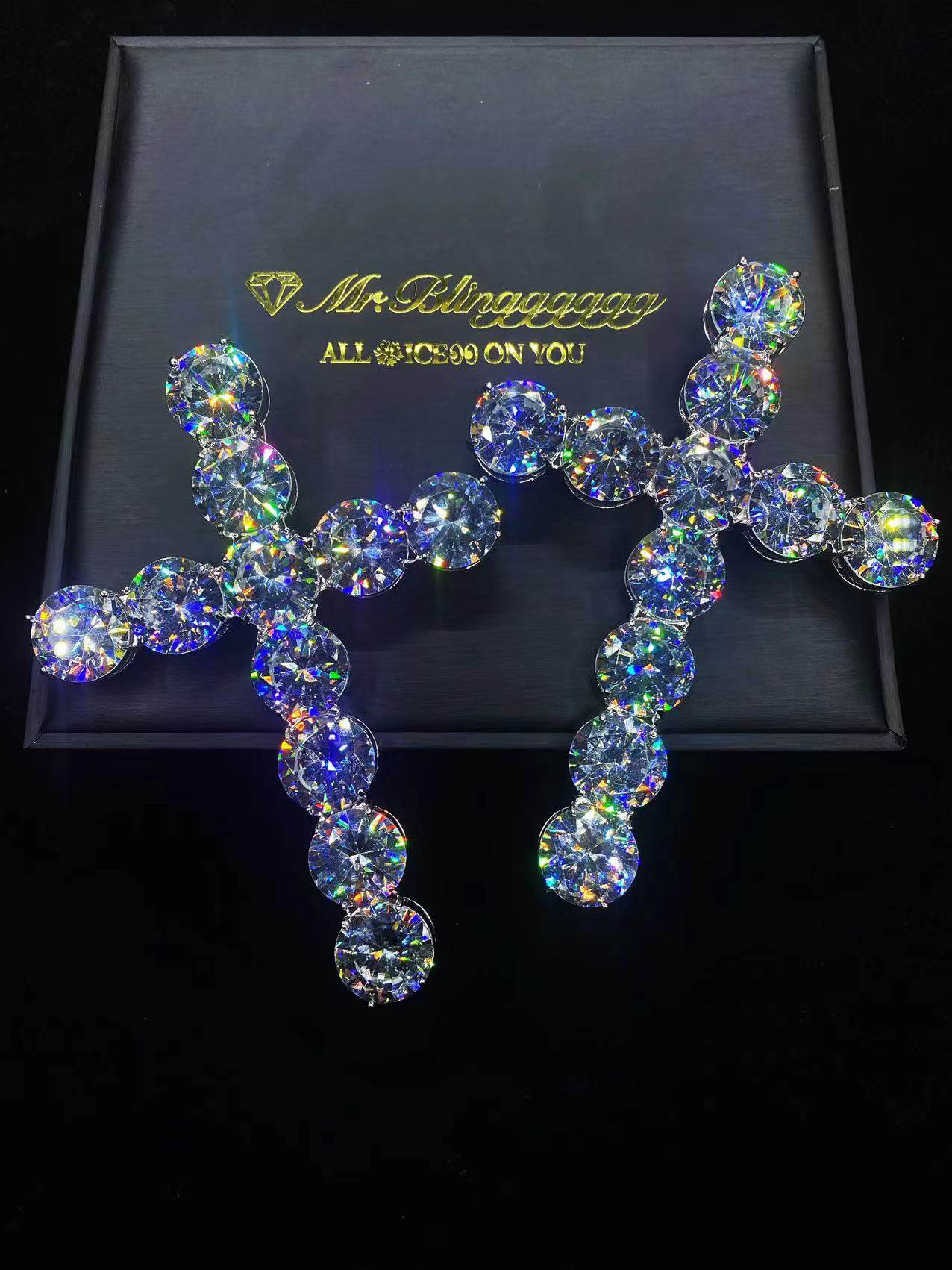 Mr.Blingggggg European and American hip-hop jewelry, oversized rap flash diamond cross pendant decorative ornaments