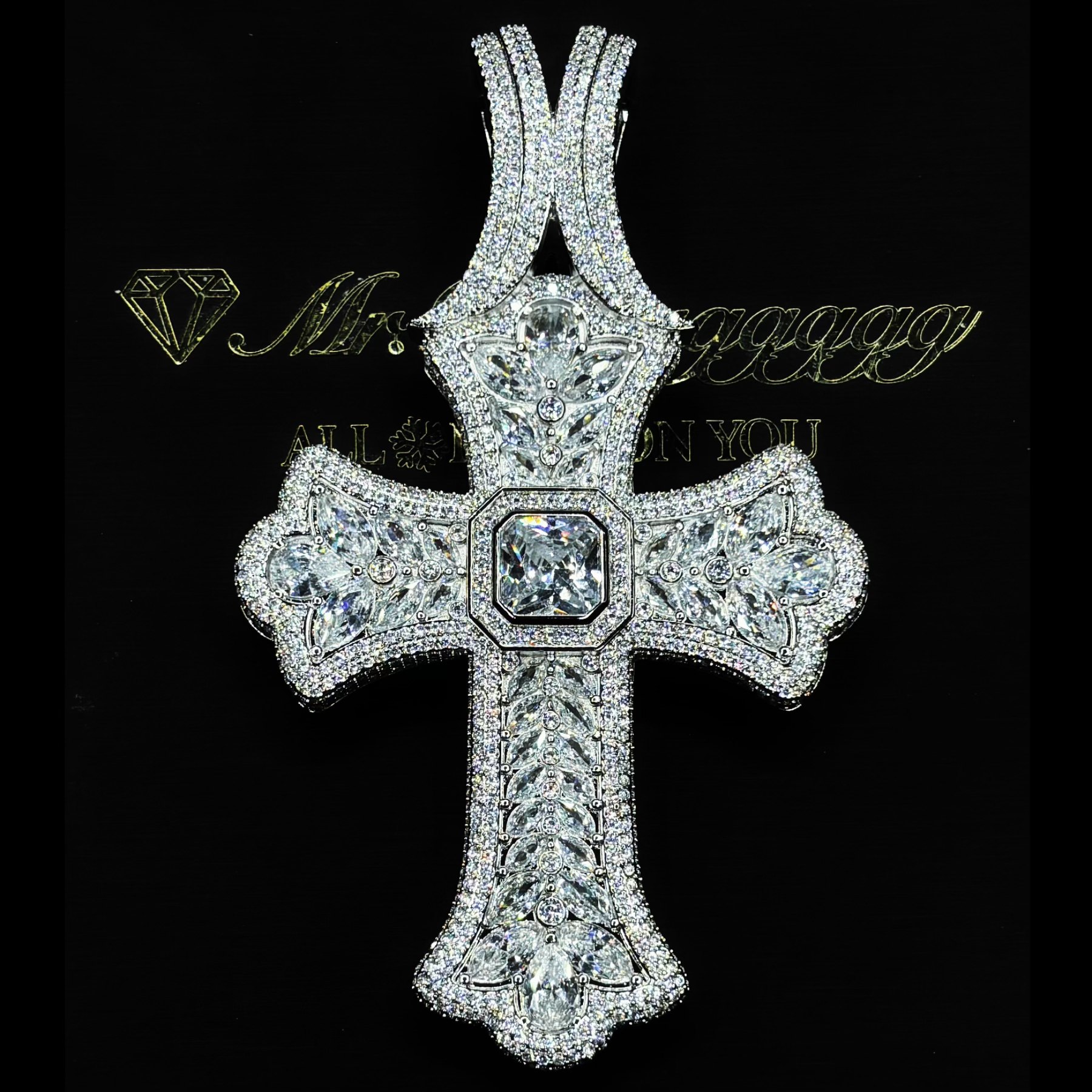 Mr.Blingggggg European and American hip-hop jewelry full of diamonds and multi-diamond mixed inlaid large cross pendant