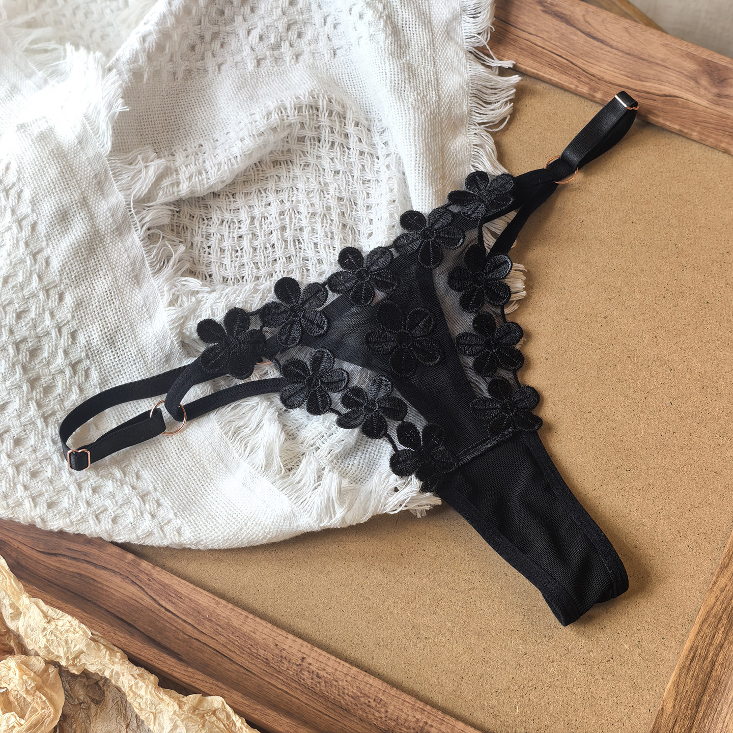 奢华细带蕾丝内裤女新款2025爆款低腰纯欲少女丁字裤透明刺绣T裤,淘宝优惠券,粉丝福利购,淘宝优惠卷