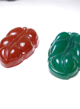 天然冰种玉髓玛瑙配饰树叶吊坠