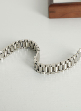 跨境小众嘻哈男款链子手表带设计钛钢金属风潮男手链饰品