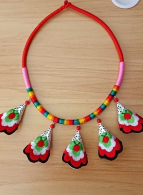 民族风五朵花布艺手工红绳项圈