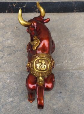 铜牛摆件福牛黄铜铜雕   礼品  纯铜  全铜 红色鎏金铜牛桌面摆件