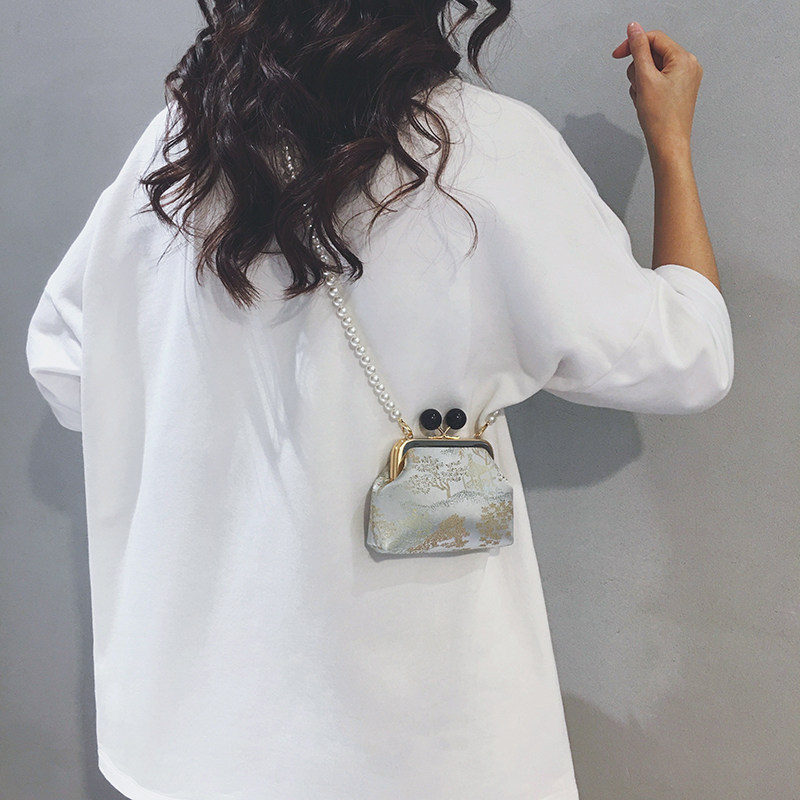 复古新中式国风刺绣包女2025新款珍珠链条手提贝壳包轻奢斜挎小包,淘宝优惠券,粉丝福利购,淘宝优惠卷