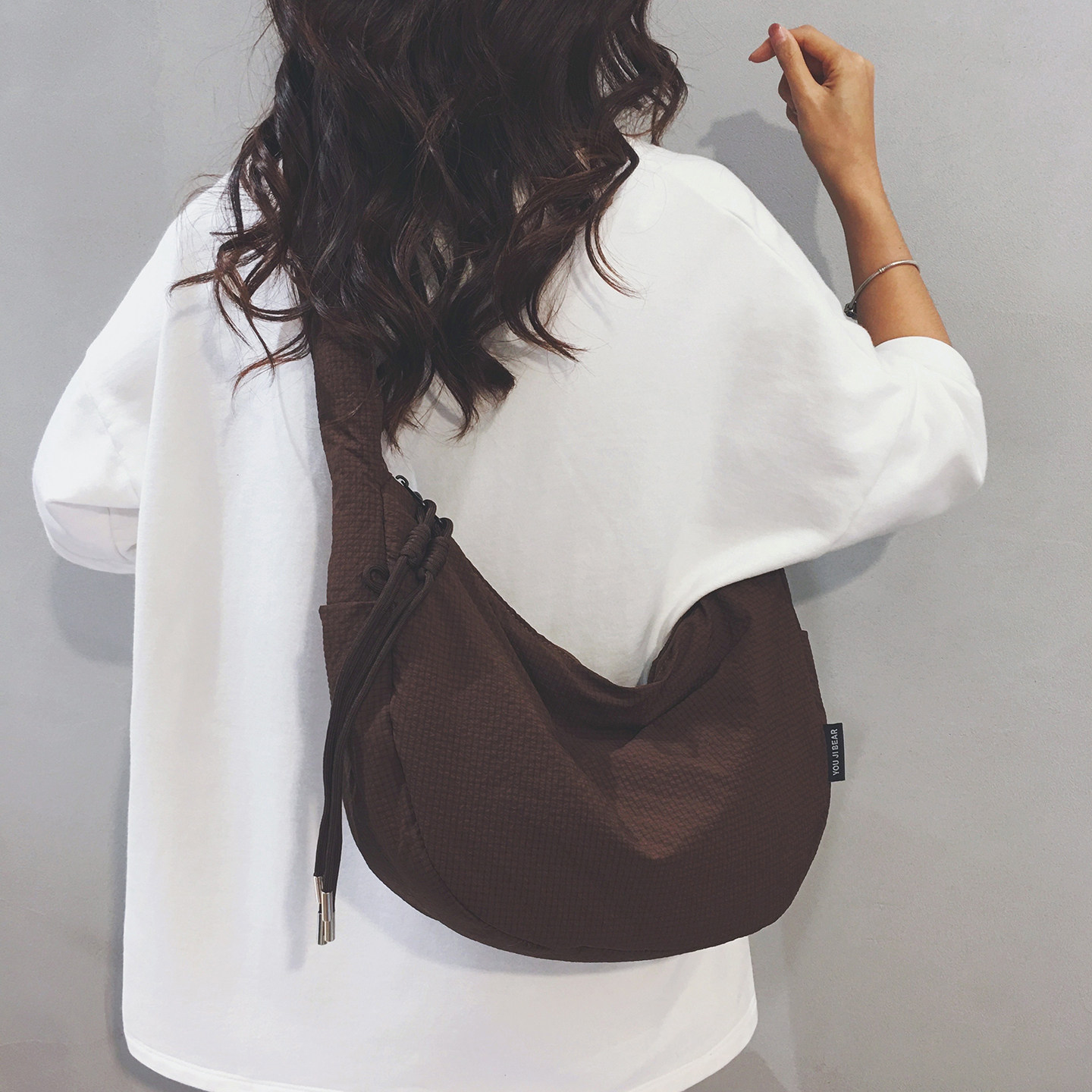 简约大容量帆布包女2025新款休闲百搭通勤斜挎包运动旅游饺子包潮,淘宝优惠券,粉丝福利购,淘宝优惠卷