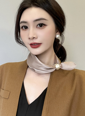 2025新款磁吸扣丝巾女时尚百搭遮颈纹围巾高级感外搭懒人围脖领巾