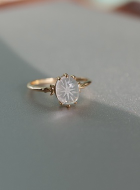 一片雪花。S925银镀金白水晶雕刻多芒星日系细戒指环简约精致叠戴