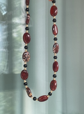 大地积淀。高级暗红色花杂纹椭圆天然石黑金撞色串珠吊坠OT扣项链