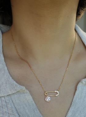 挂住你啊。闪亮爱心锆石吊坠别针金色925银细项链时髦高级百搭