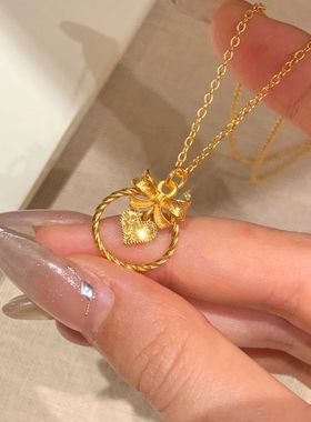 爆闪龙鳞蝴蝶结项链女轻奢在逃公主系列爱心吊坠仿真送女友婚礼