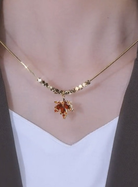 高级感红色枫叶项链女钛