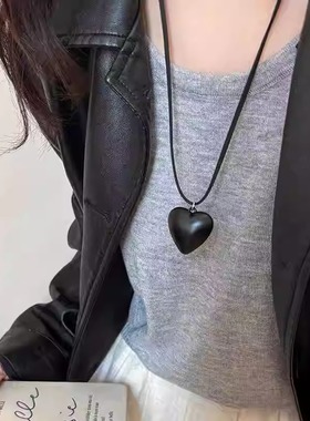 吊坠项链爱心琉璃红色半透明