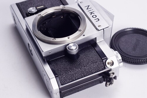 尼康  NIKON 大 F 成色较好单机机械 胶片相机 可配35 50 镜头 - 图3