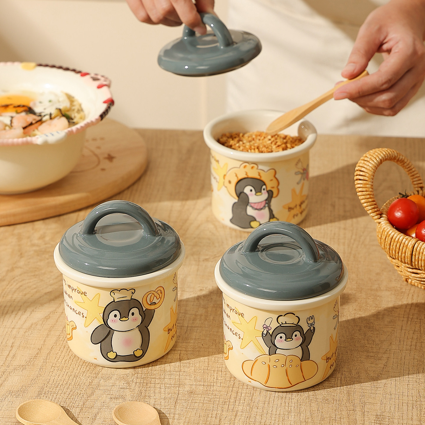 陶瓷带盖调味罐釉下彩佐料罐厨房味精胡椒粉收纳盒调料带勺盐罐子,淘宝优惠券,粉丝福利购,淘宝优惠卷