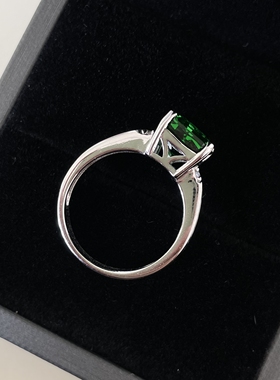 祖母绿钻时尚轻奢钻戒女