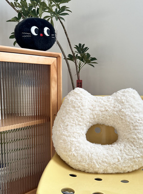 INS风可爱猫咪头坐垫靠枕家居沙发床上飘窗靠垫摆件摄影道具