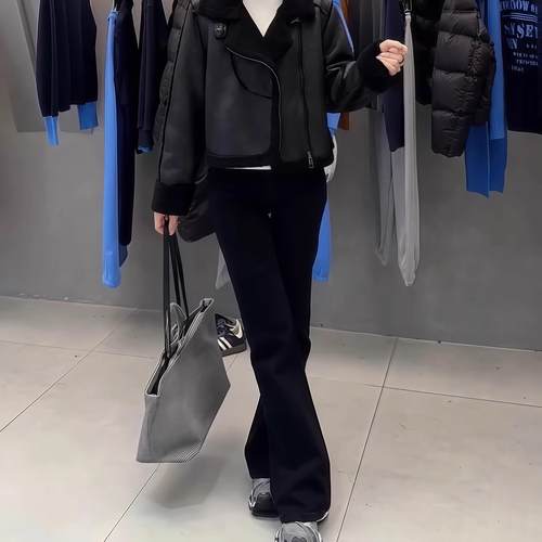 大码女裤2025春秋新款微喇牛仔裤胖妹妹高腰显瘦弹力修身喇叭裤子 - 图1