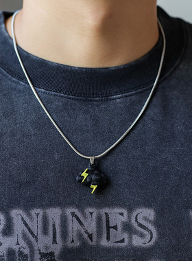 原创设计闪电黑色云朵卡通吊坠古巴项链男生配饰潮牌潮牌ins嘻哈