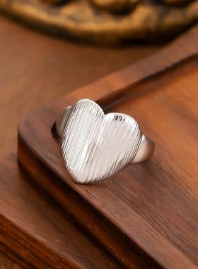 甜酷风爱心不锈钢女戒指