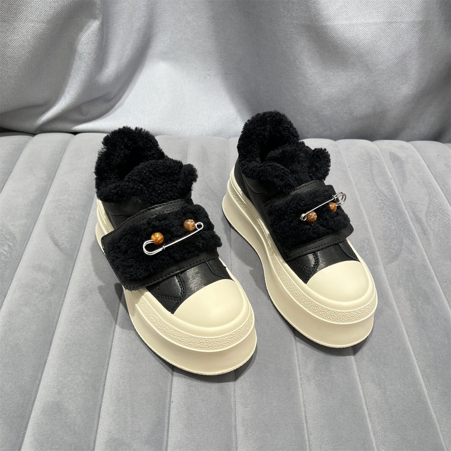 欧洲站乐魔女鞋2025秋冬新款真皮魔术贴加绒保暖棉鞋厚底休闲板鞋 - 图0