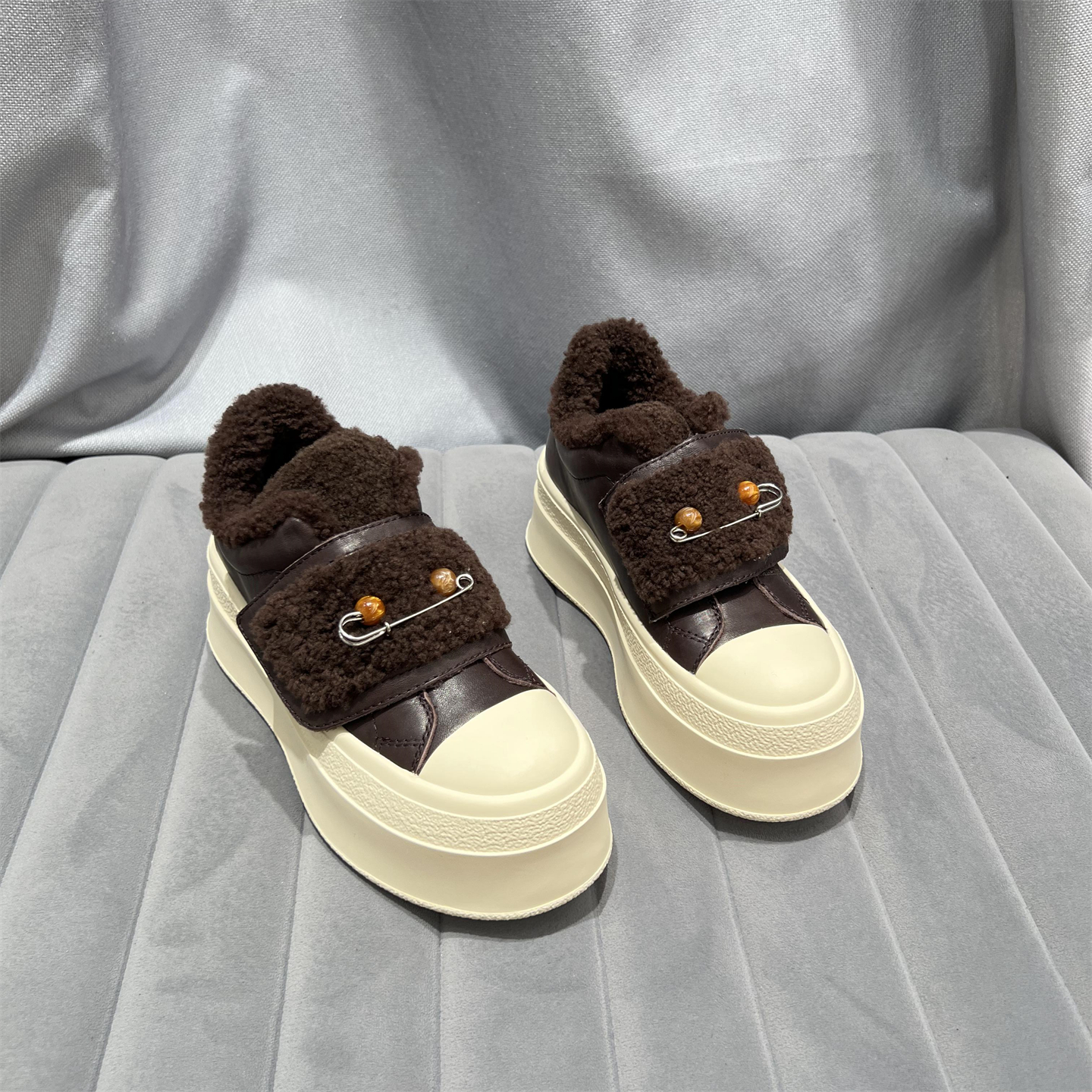 欧洲站乐魔女鞋2025秋冬新款真皮魔术贴加绒保暖棉鞋厚底休闲板鞋 - 图2