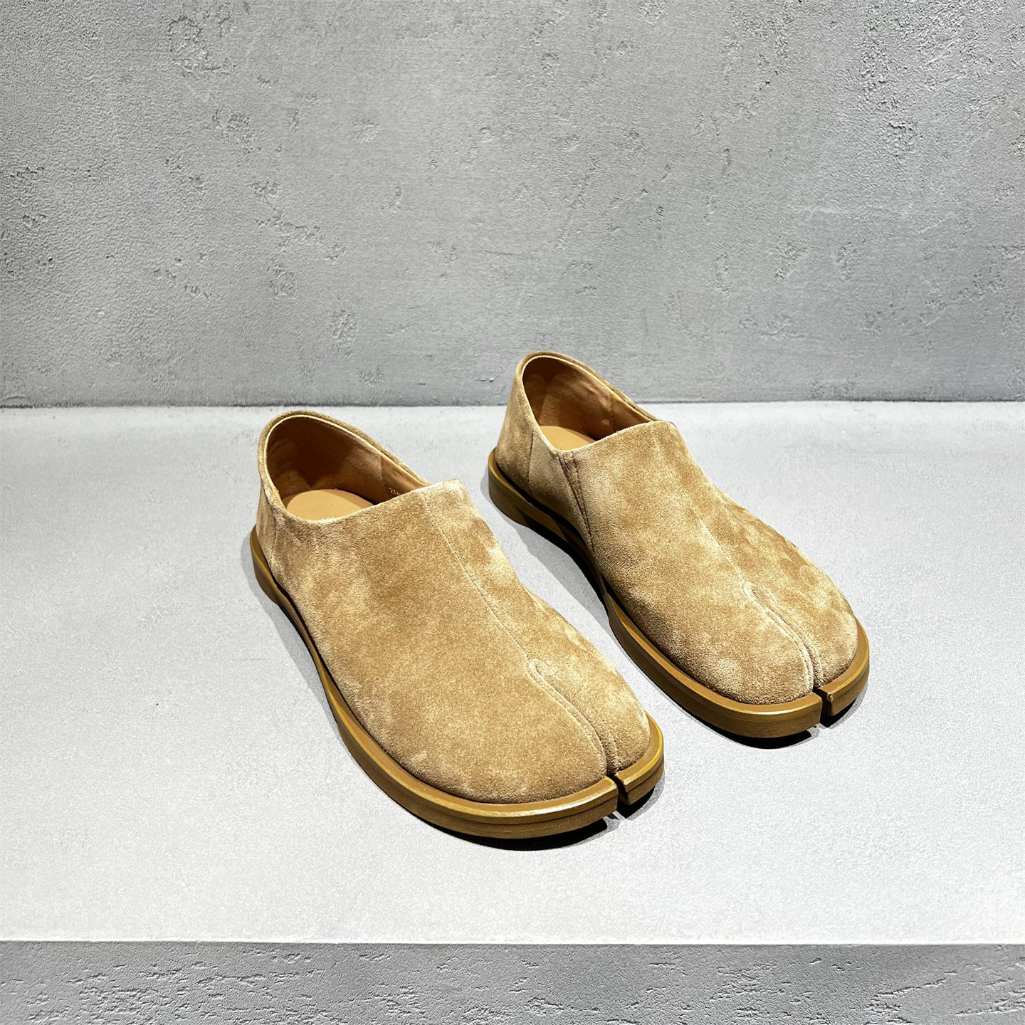 欧洲站女2026春新款真皮方头平底分趾猪蹄鞋一脚蹬懒人勃肯乐福鞋,淘宝优惠券,粉丝福利购,淘宝优惠卷