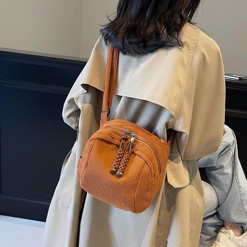 灯芯绒包包女包2025新款春夏纯色小包包单肩斜挎包贝壳包休闲背包,淘宝优惠券,粉丝福利购,淘宝优惠卷