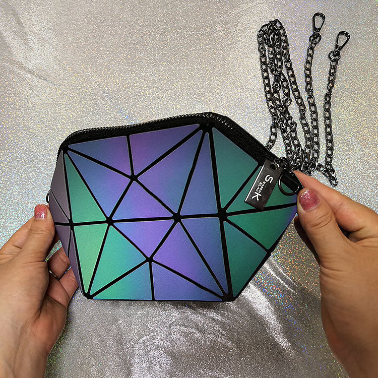 2020新款贝壳包几何菱格夜光手机包 迪安斯品牌馆女士包袋