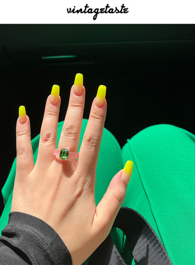 女树脂小众镶钻戒指半透明