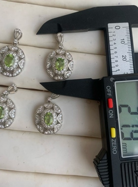 天然橄榄石吊坠女豪镶项链项坠锁骨链日韩时尚潮人饰品裸石5*7mm