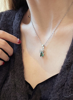 s925纯银独特复古祖绿锆石皇冠吊坠女项坠时尚百搭轻奢高级感