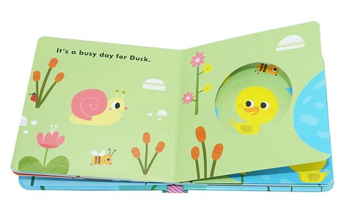 蜜蜂忙碌的一天 英文原版绘本 Little Faces: A Busy Day for Bee! 百变脸谱系列纸板书 洞洞书 低幼童书 纯全英文正版英语书籍 - 图2