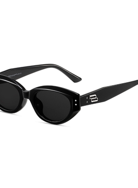 白鹿辣妹复古猫眼铆钉墨镜