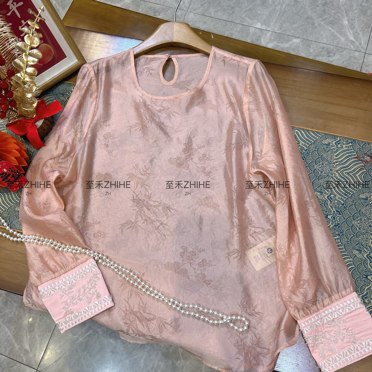 木禾-钱新中式人丝提花拼绣口醋酸钉珠圆领上衣小衫YS4-t366,淘宝优惠券,粉丝福利购,淘宝优惠卷