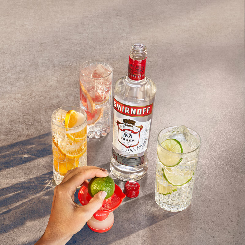【自营】斯米诺红牌伏特加700ml酒吧鸡尾酒调酒基酒进口洋酒 - 图1