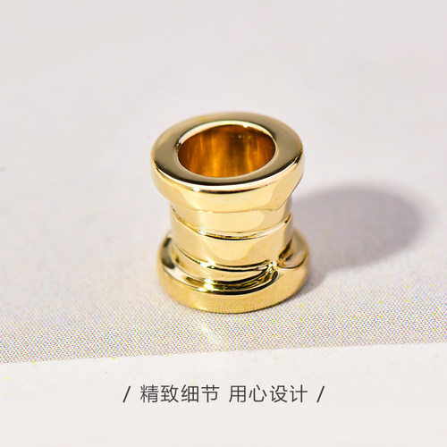 首尔k金轻奢珠宝 正品纯14k金k金黄金吊坠 小红人项链个性圆柱吊 - 图1