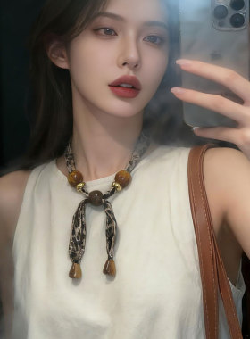 高级感豹纹丝巾串珠复古毛衣链