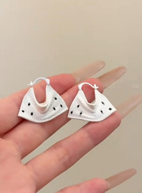 韩版白色波点小众高级感耳环