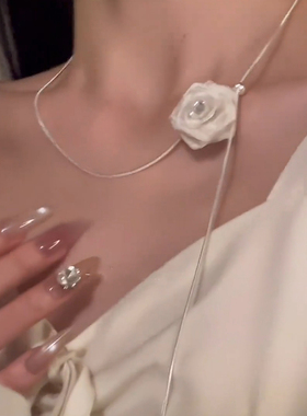 白色网纱玫瑰花朵吊坠抽拉项链