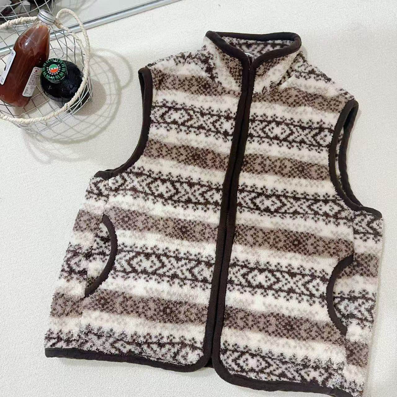 秋冬费尔岛风立领拉链马甲男女中古风保暖背心复古穿搭上衣马夹,淘宝优惠券,粉丝福利购,淘宝优惠卷