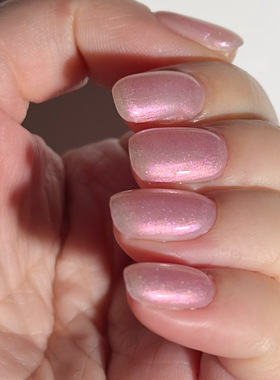 Essie Gel Couture 65 Frost Yourself 透明粉调基底彩虹偏光细闪