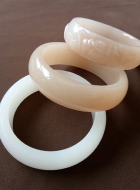 和田玉藕粉手镯半山半水玉镯