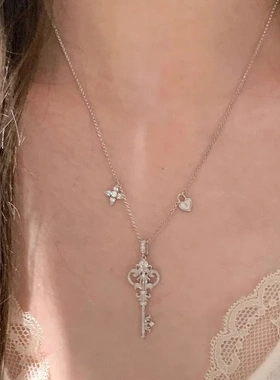 同款鸢尾花钥匙吊坠项链女轻奢时尚设计感锁骨链小众高级感