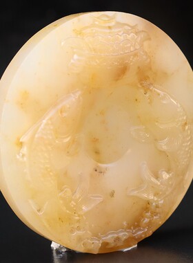 天然玉石挂件55*55*10mm51g桂林鸡血玉石贵妃料鲤鱼装饰精雕挂件