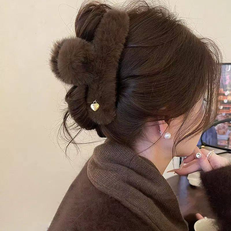 冬季爱心毛毛抓夹女慵懒风高级感毛绒鲨鱼夹2025新款大号发夹头饰,淘宝优惠券,粉丝福利购,淘宝优惠卷
