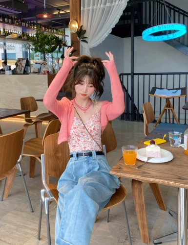 Летние короткие вставки в бюстгальтер, милая майка топ, делается под заказ, цветочный принт, V-образный вырез, облегающий крой, эффект подтяжки