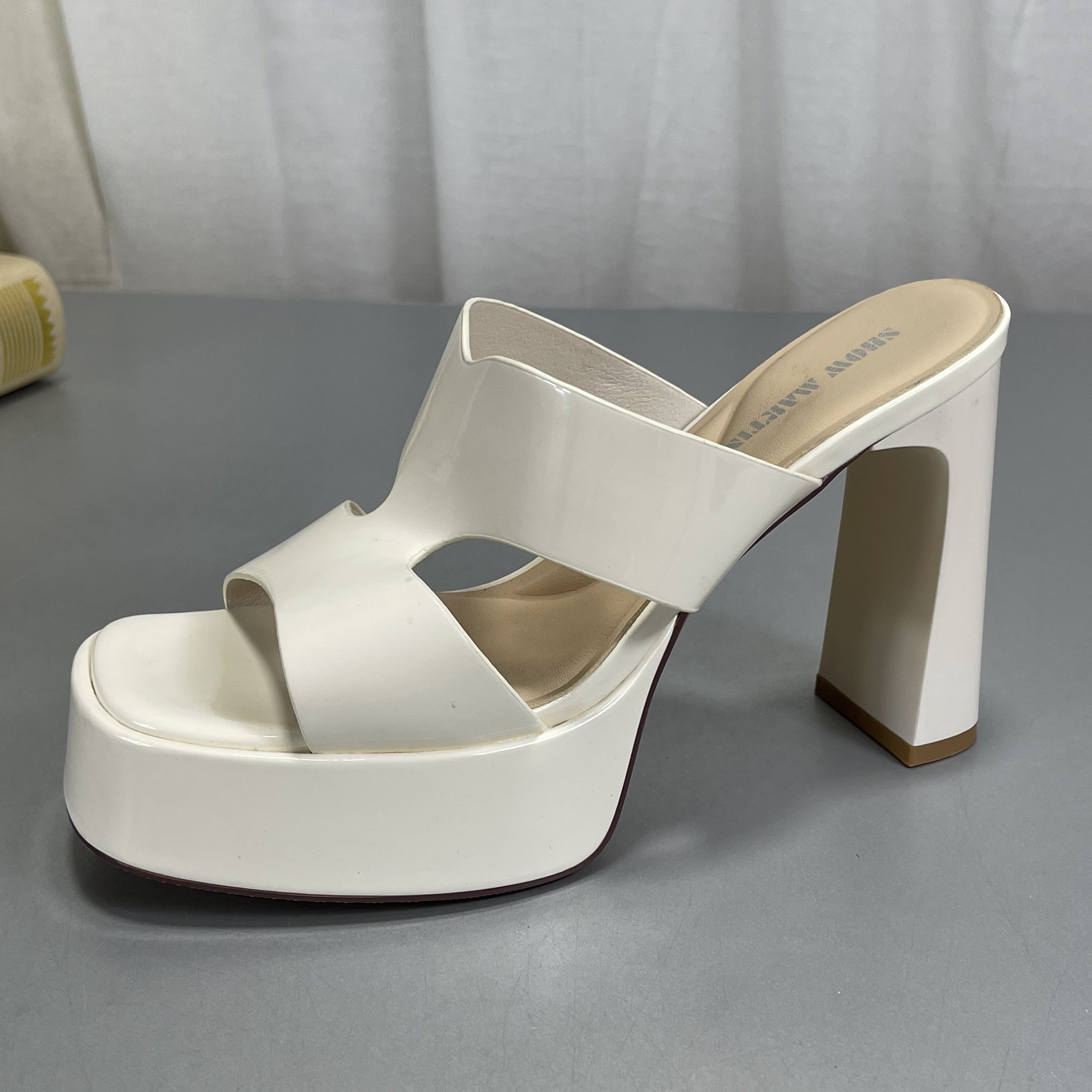 牛漆皮高跟一字拖女外穿2026夏季款时尚性感露趾防水台粗跟凉拖鞋,淘宝优惠券,粉丝福利购,淘宝优惠卷