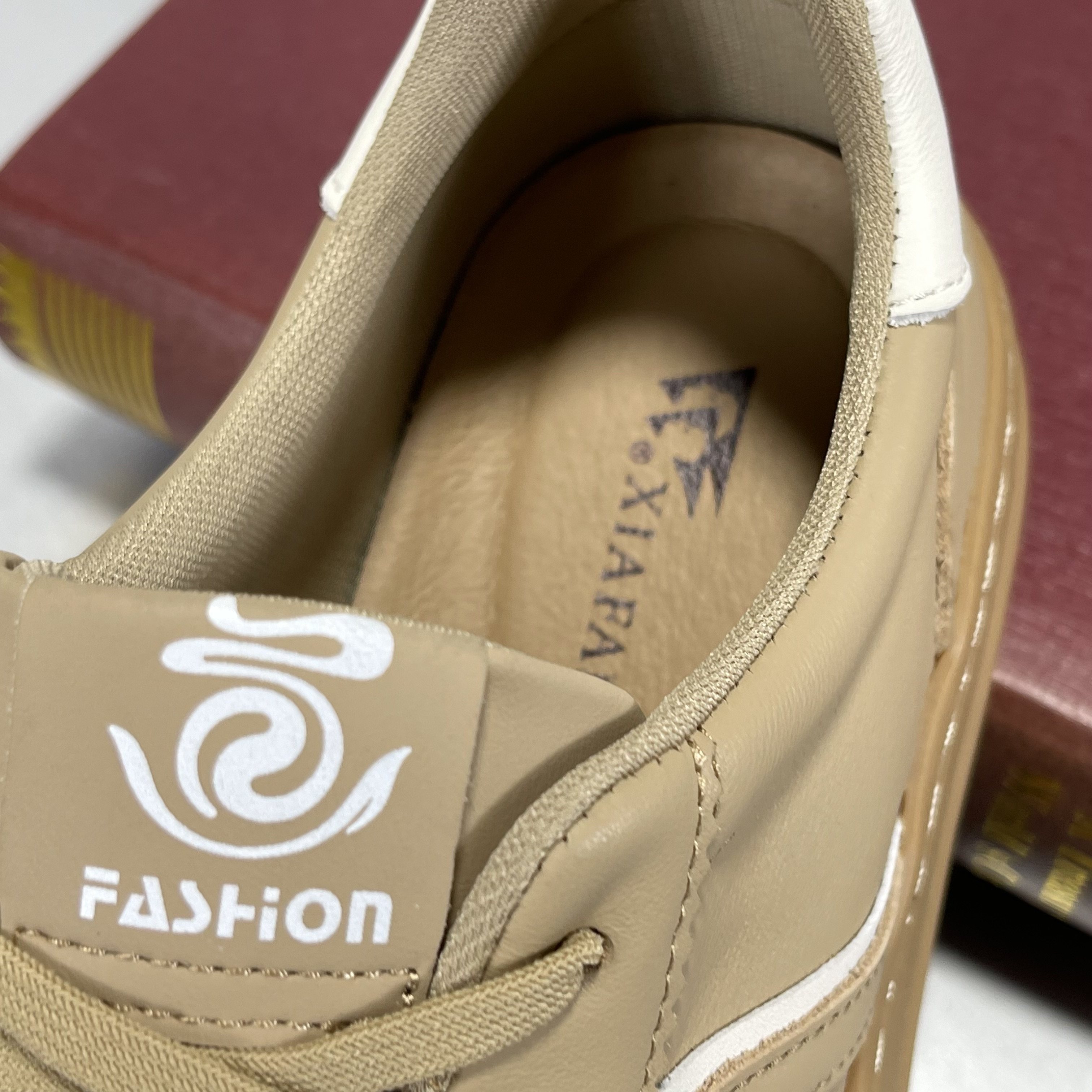 品牌男鞋头层牛皮板鞋2025秋季真皮复古德训鞋低帮休闲鞋简约单鞋,淘宝优惠券,粉丝福利购,淘宝优惠卷