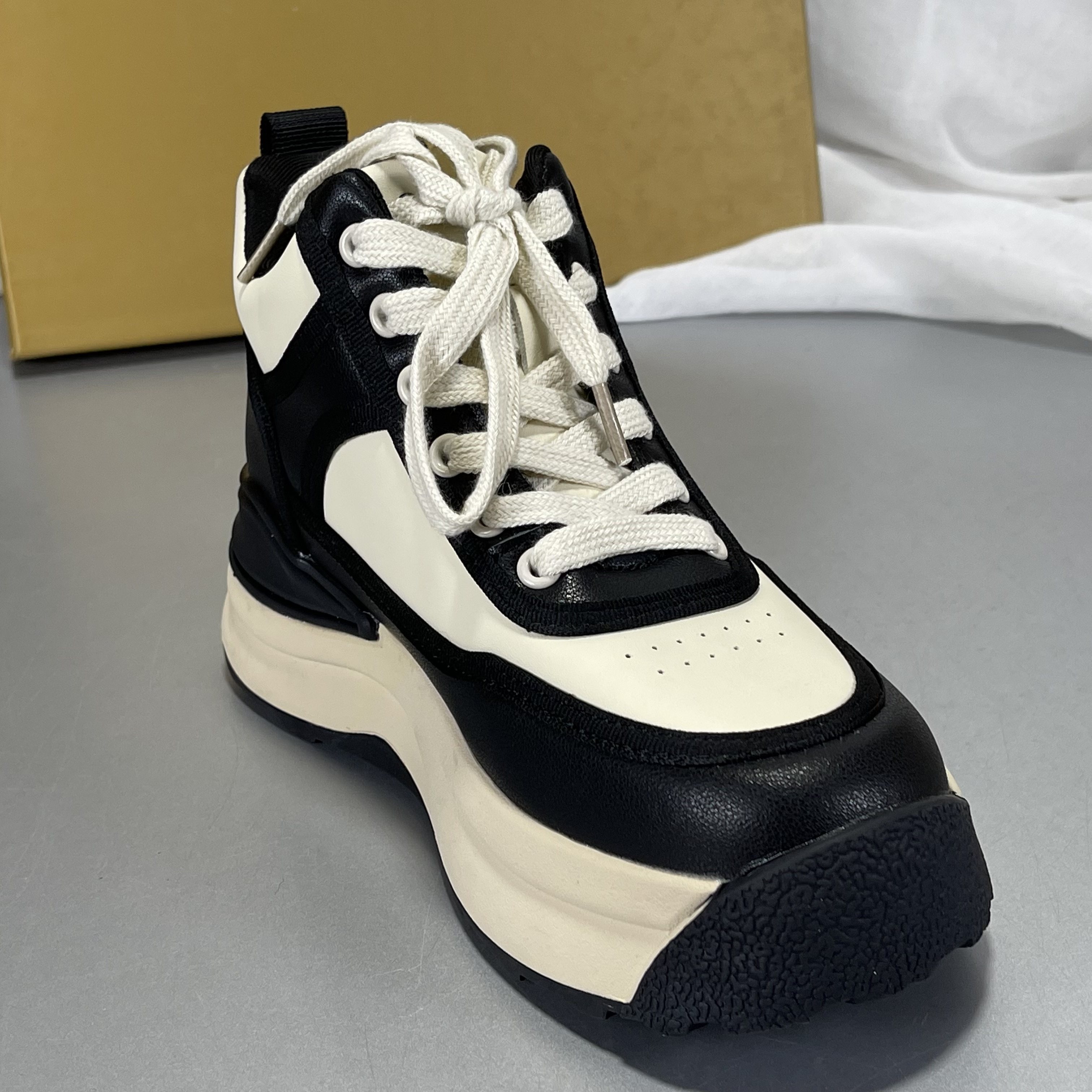 月芽儿正品撤柜真皮高帮厚底休闲鞋女2025春秋系带百搭运动鞋板鞋,淘宝优惠券,粉丝福利购,淘宝优惠卷